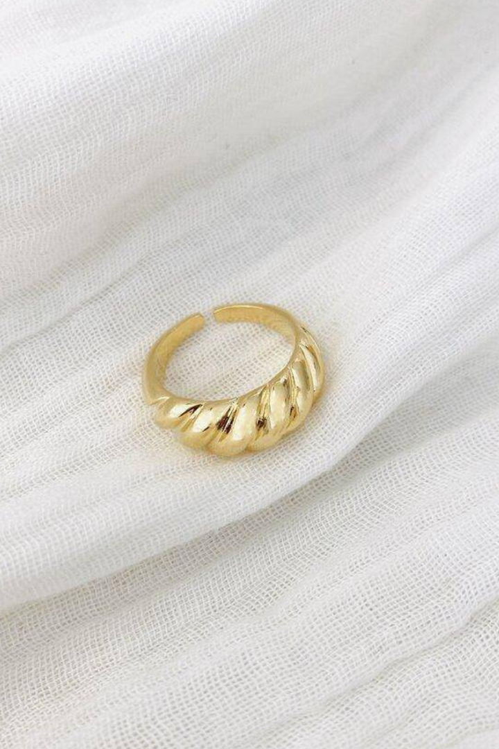 French Twist Ring