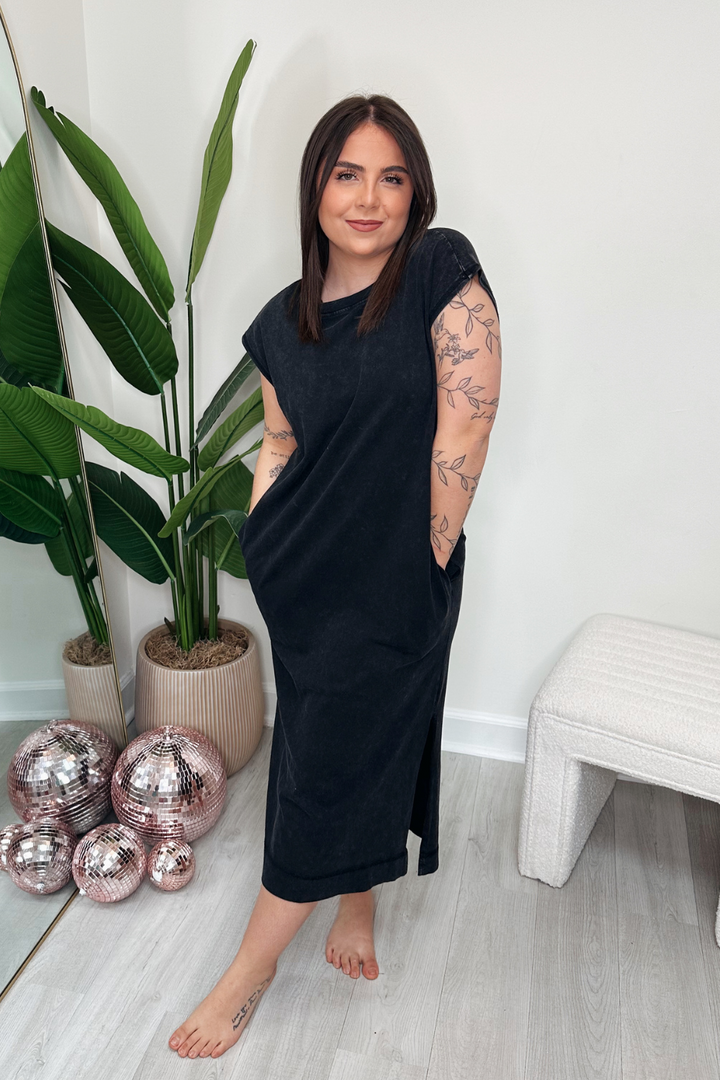 Sleeveless Midi Dress With Pockets