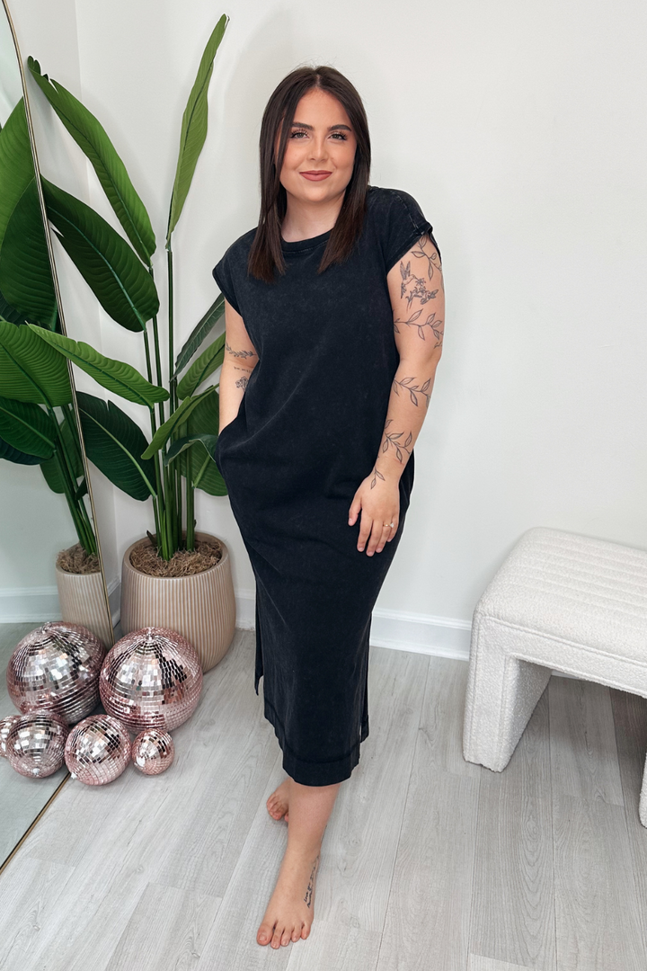 Sleeveless Midi Dress With Pockets