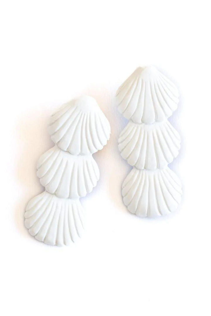 Sunshine Tienda Sugar Cane Seashell Earrings