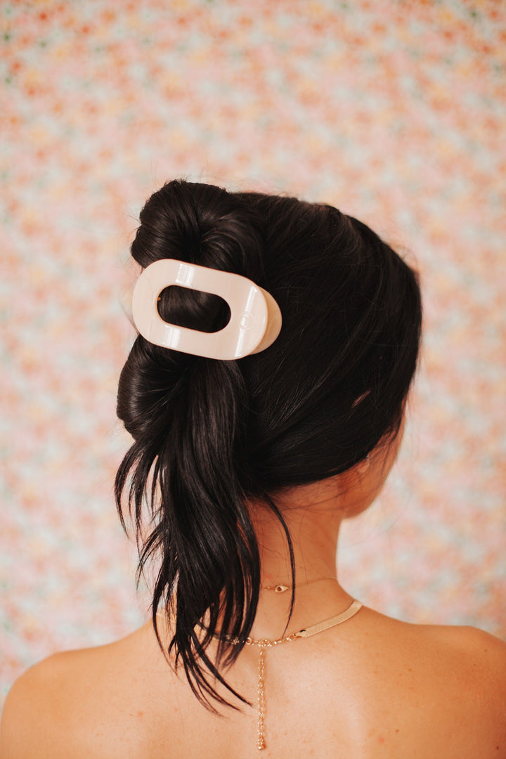 Almond Medium Flat Round Clip