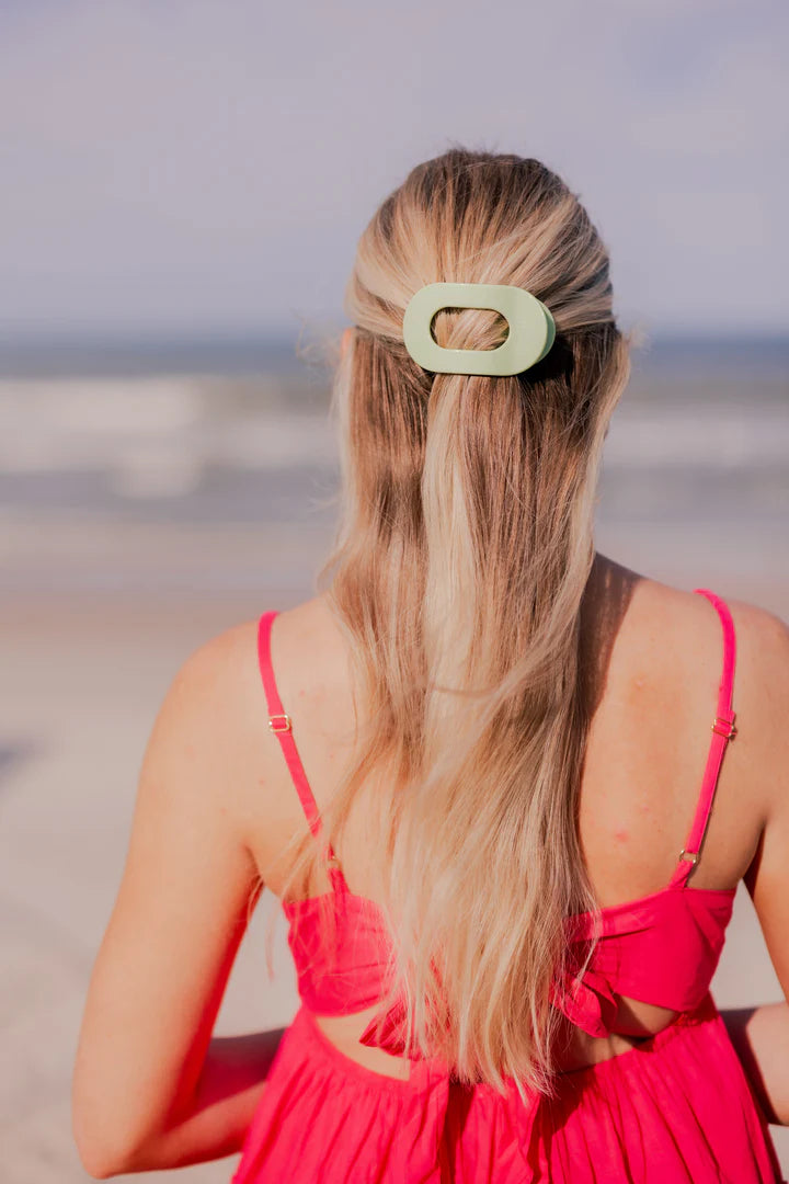 Aloe, There! Small Flat Round Clip