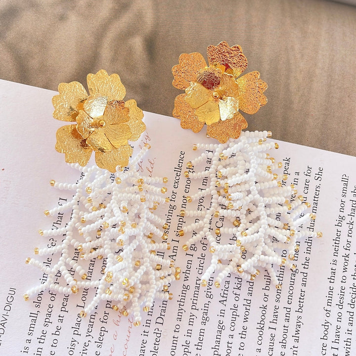 Daisy Coral Beaded Earrings